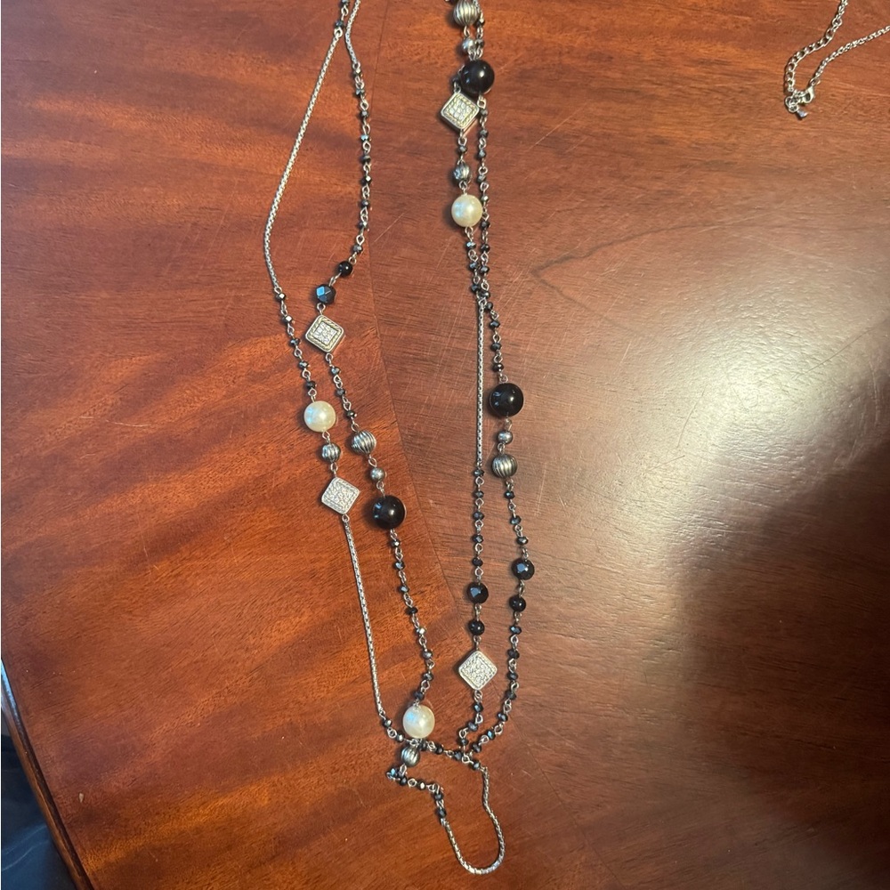 Elegant Black and Silver Beaded Necklace - Picture 3 of 3